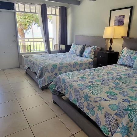 Manatee, Studio202, Beach Steps Away! Pool+Wifi Ruskin Zewnętrze zdjęcie