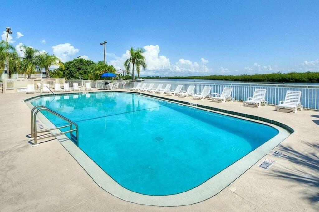 Manatee, Studio202, Beach Steps Away! Pool+Wifi Ruskin Zewnętrze zdjęcie