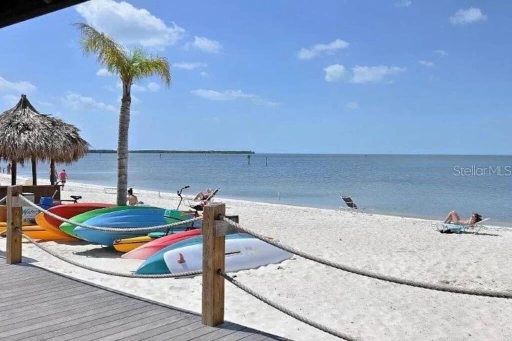 Manatee, Studio202, Beach Steps Away! Pool+Wifi Ruskin Zewnętrze zdjęcie