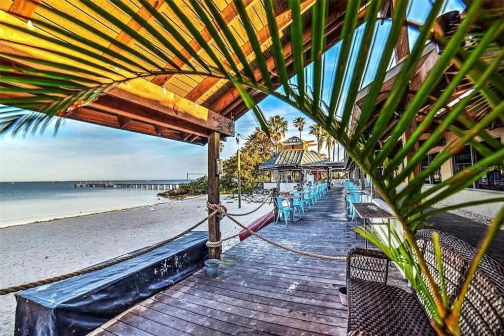 Manatee, Studio202, Beach Steps Away! Pool+Wifi Ruskin Zewnętrze zdjęcie