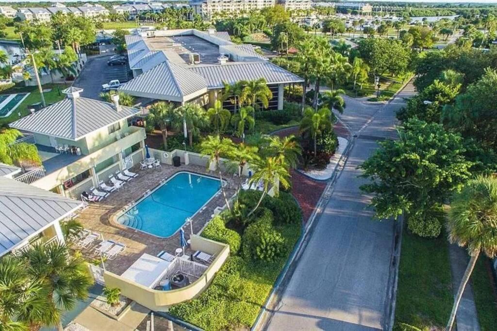 Manatee, Studio202, Beach Steps Away! Pool+Wifi Ruskin Zewnętrze zdjęcie