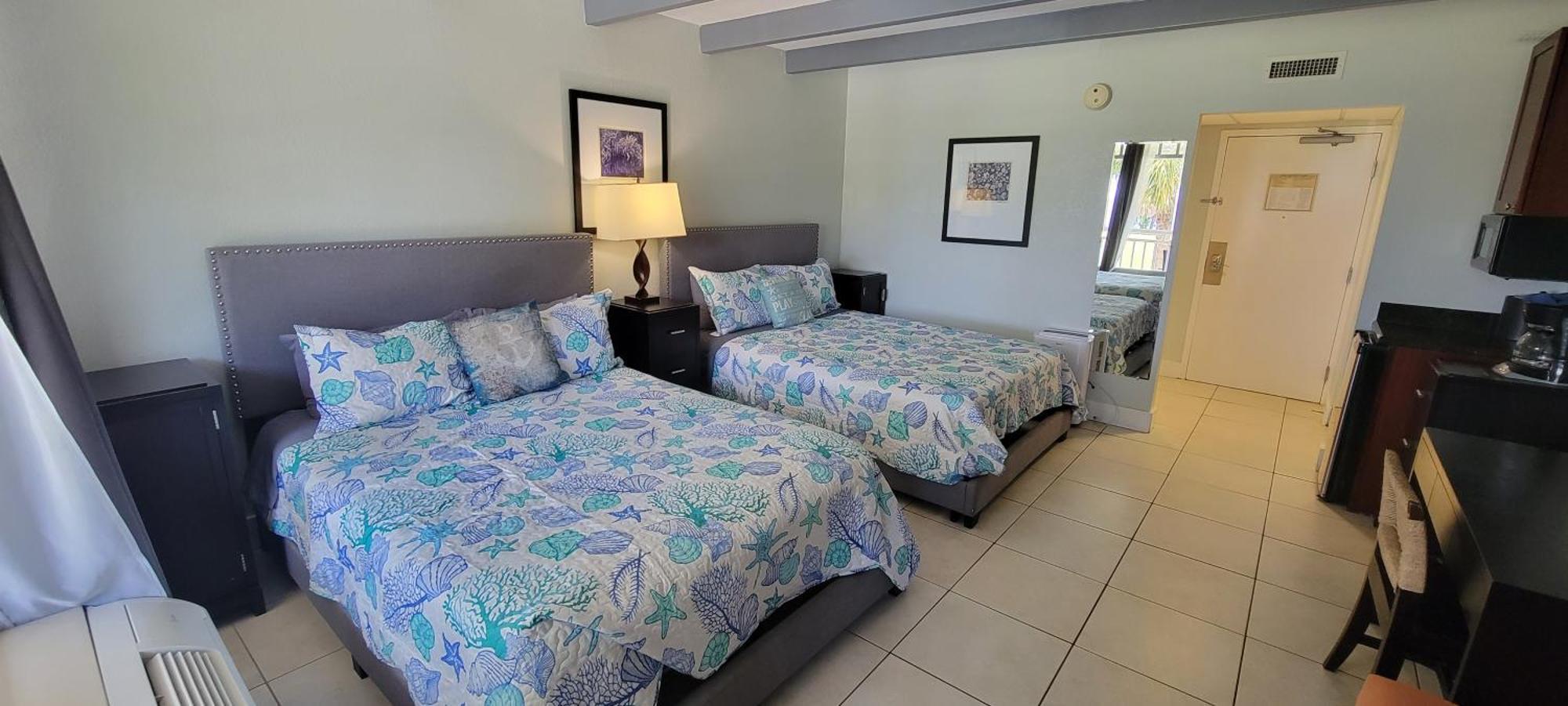 Manatee, Studio202, Beach Steps Away! Pool+Wifi Ruskin Zewnętrze zdjęcie